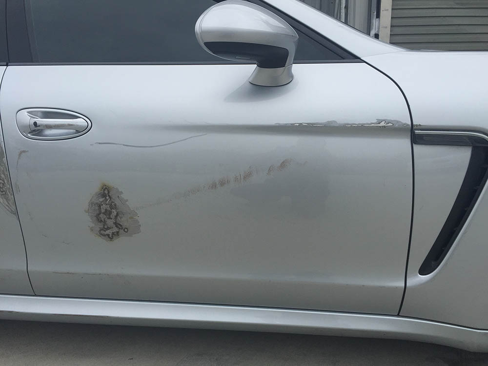 保時捷車門鏽蝕點除鏽處理