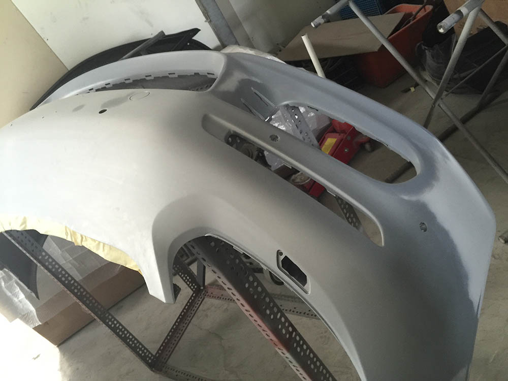 保時捷車身板件進烤漆房前準備
